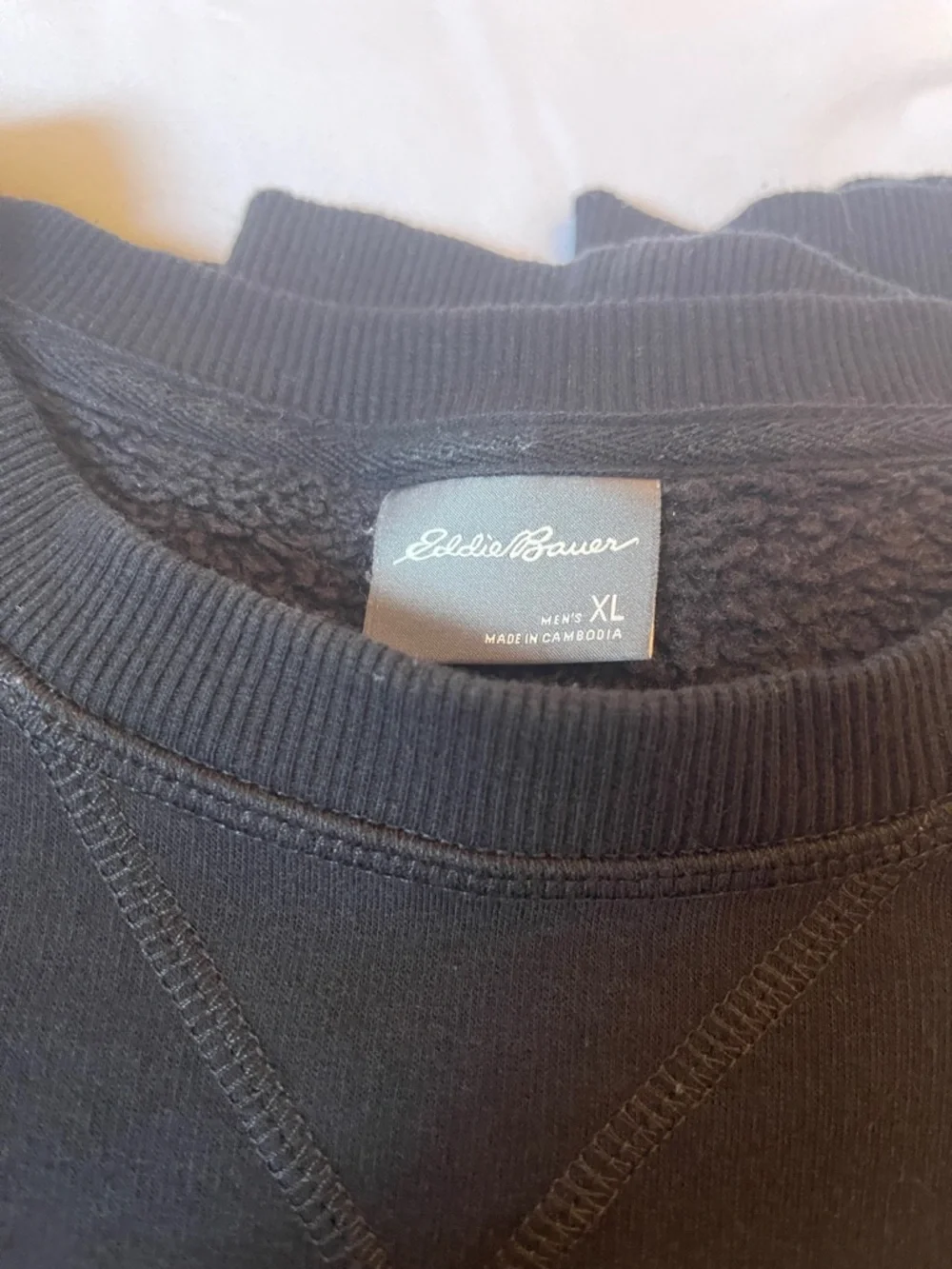 Eddie Bauer Black Crewneck Sweatshirt - Classic Pullover - Picture 2 of 5